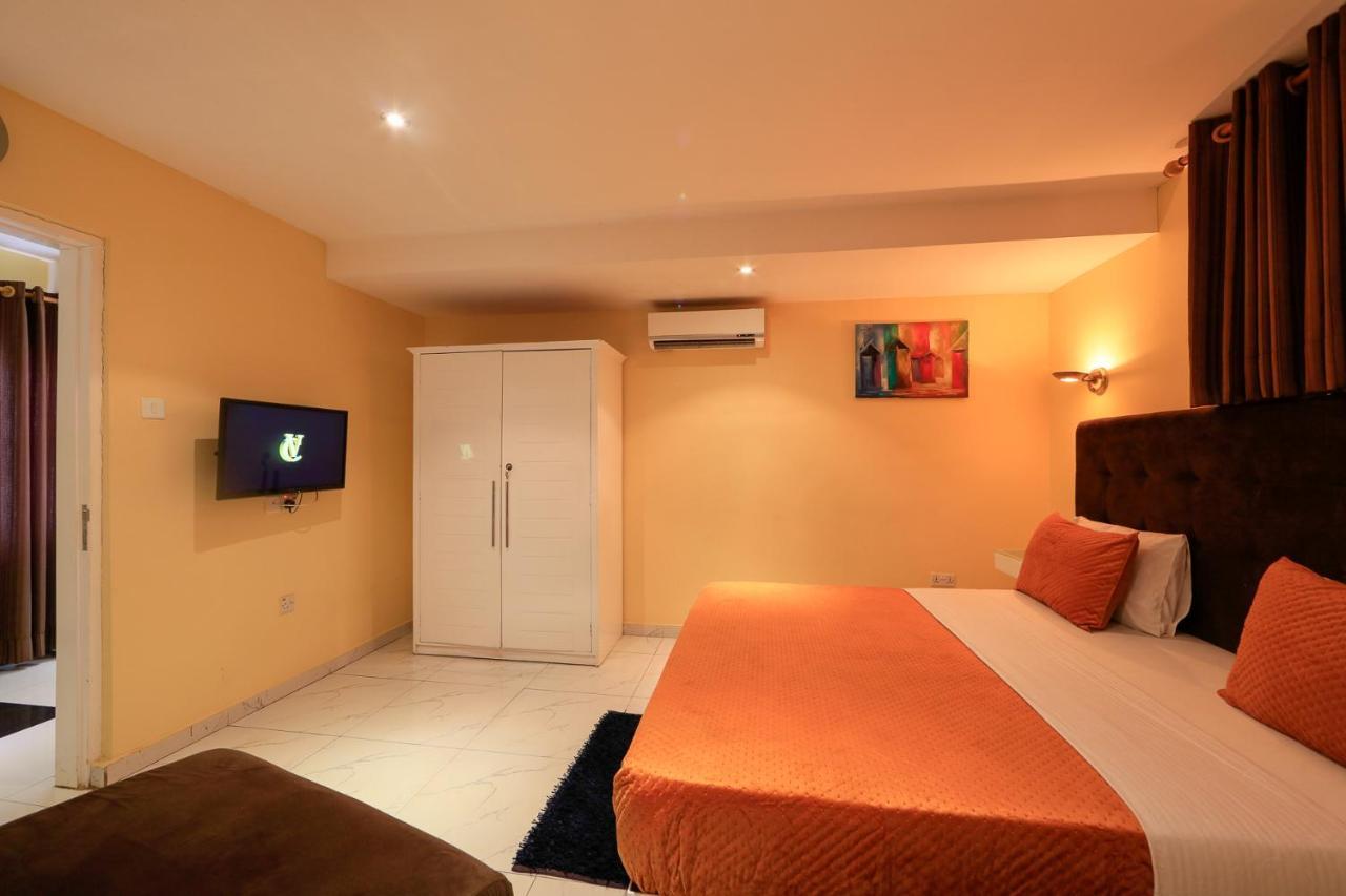 Roses Guest House Кумаси Экстерьер фото