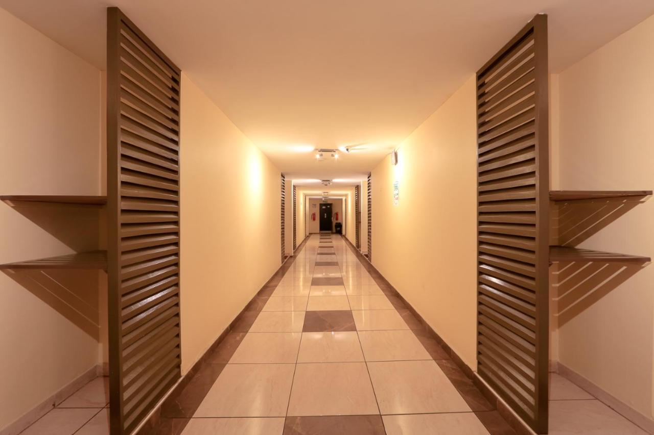 Roses Guest House Кумаси Экстерьер фото